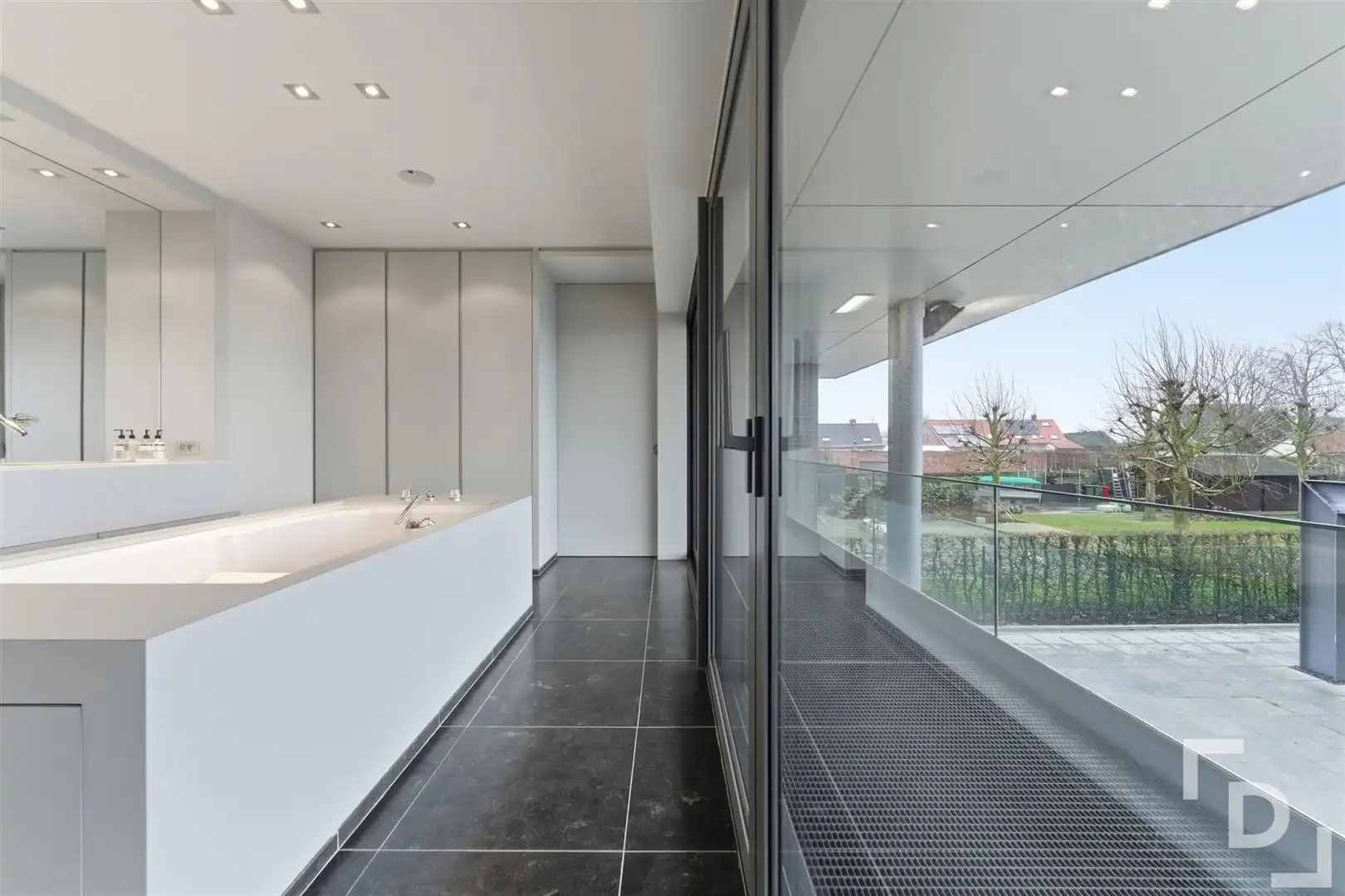 Luxueuze en energiezuinige villa met hoogwaardige afwerking foto 12