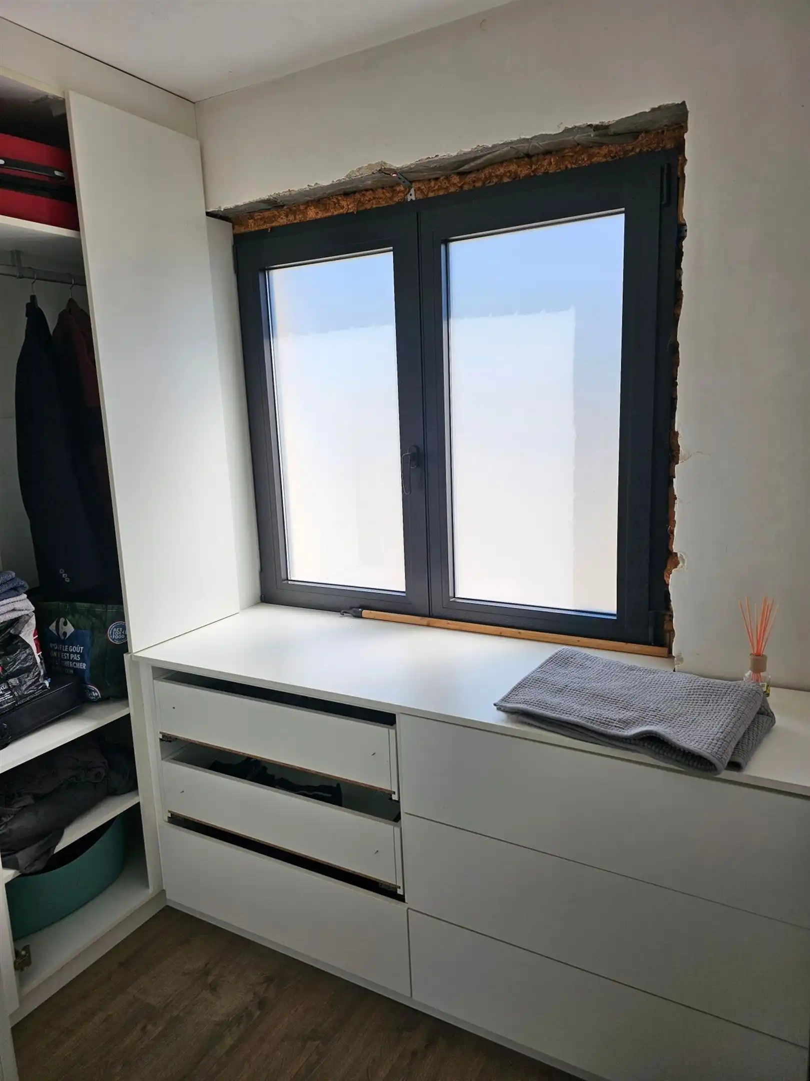 Verder af te werken rijwoning met tuin en garage. foto 14