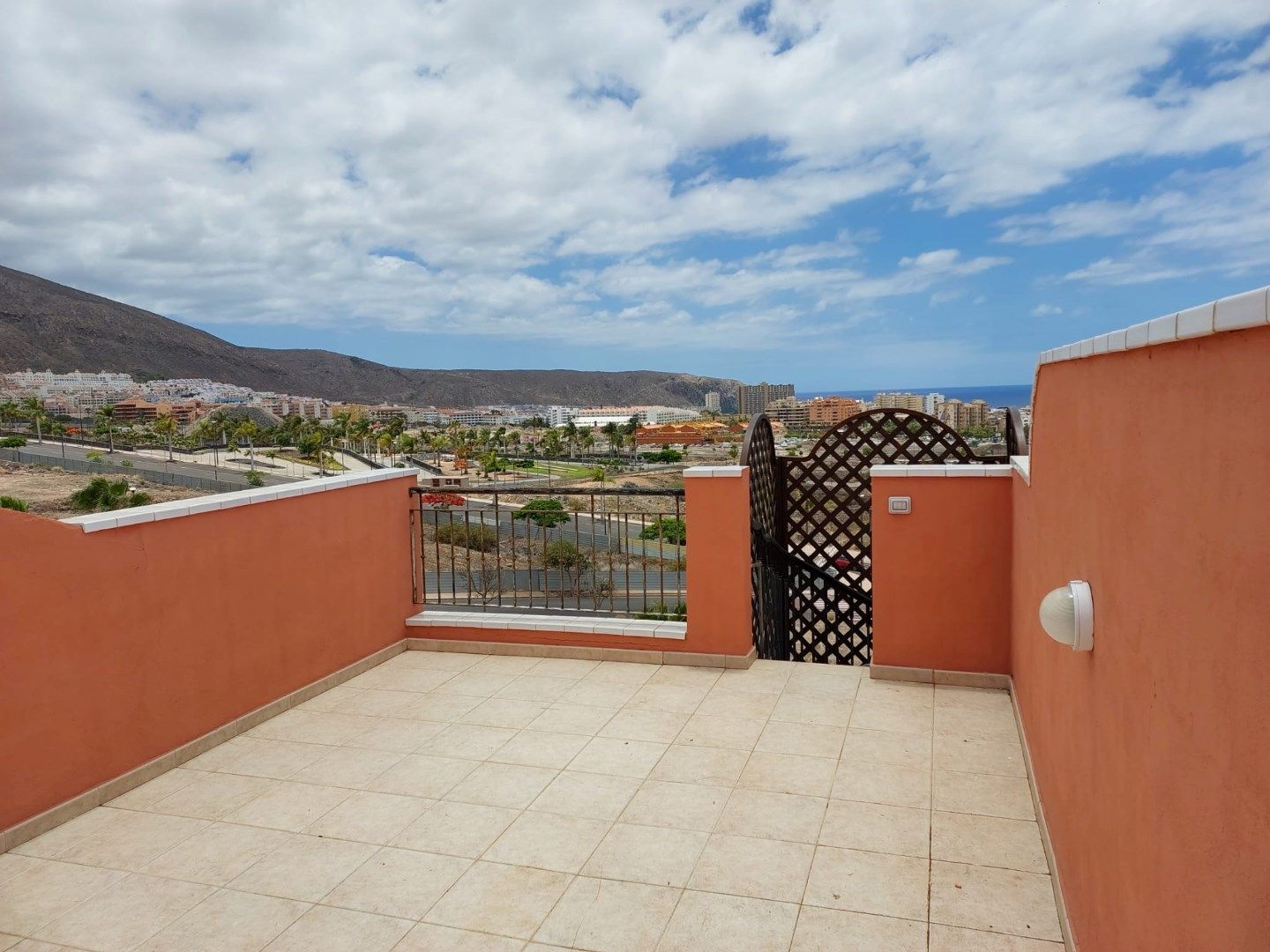 Gerenoveerde penthouse met zeezicht in Granada Park te Tenerife foto 7