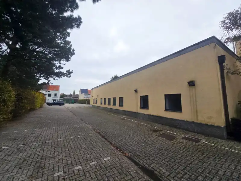 Kantoorgebouw te huur foto 11