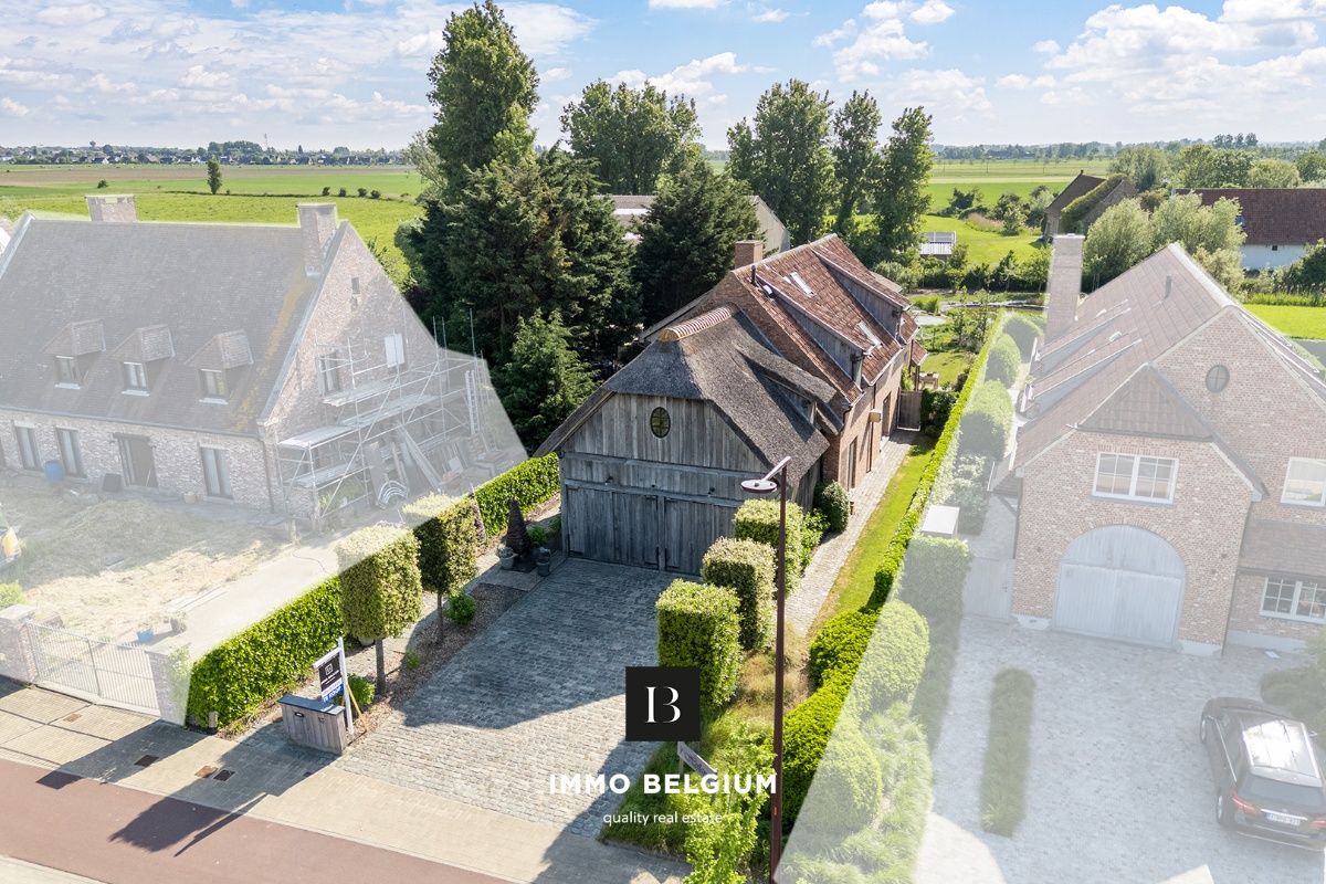 Prachtige exclusieve kangoeroe-villa met bijgebouw foto {{pictureIndex}}