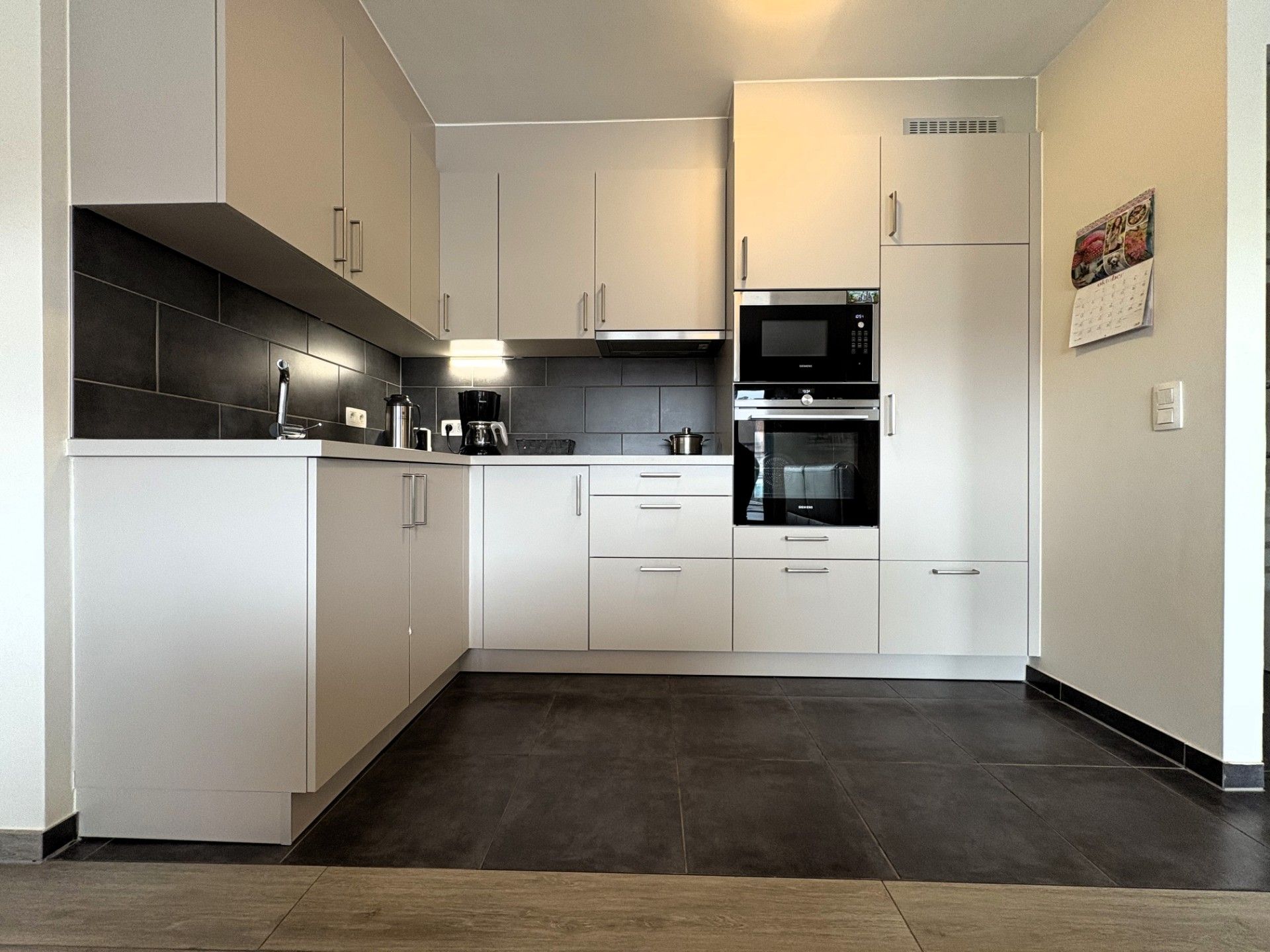 Perfect onderhouden appartement pal in centrum Waregem foto 6