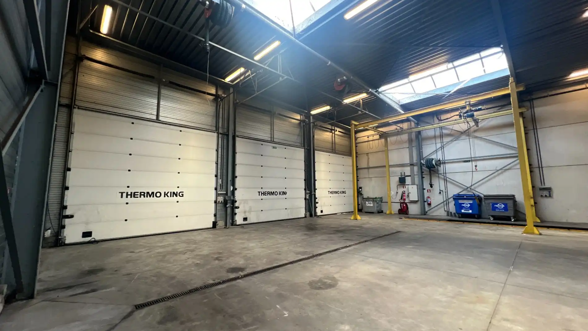 Magazijn te huur vlakbij R4 in Evergem foto 3