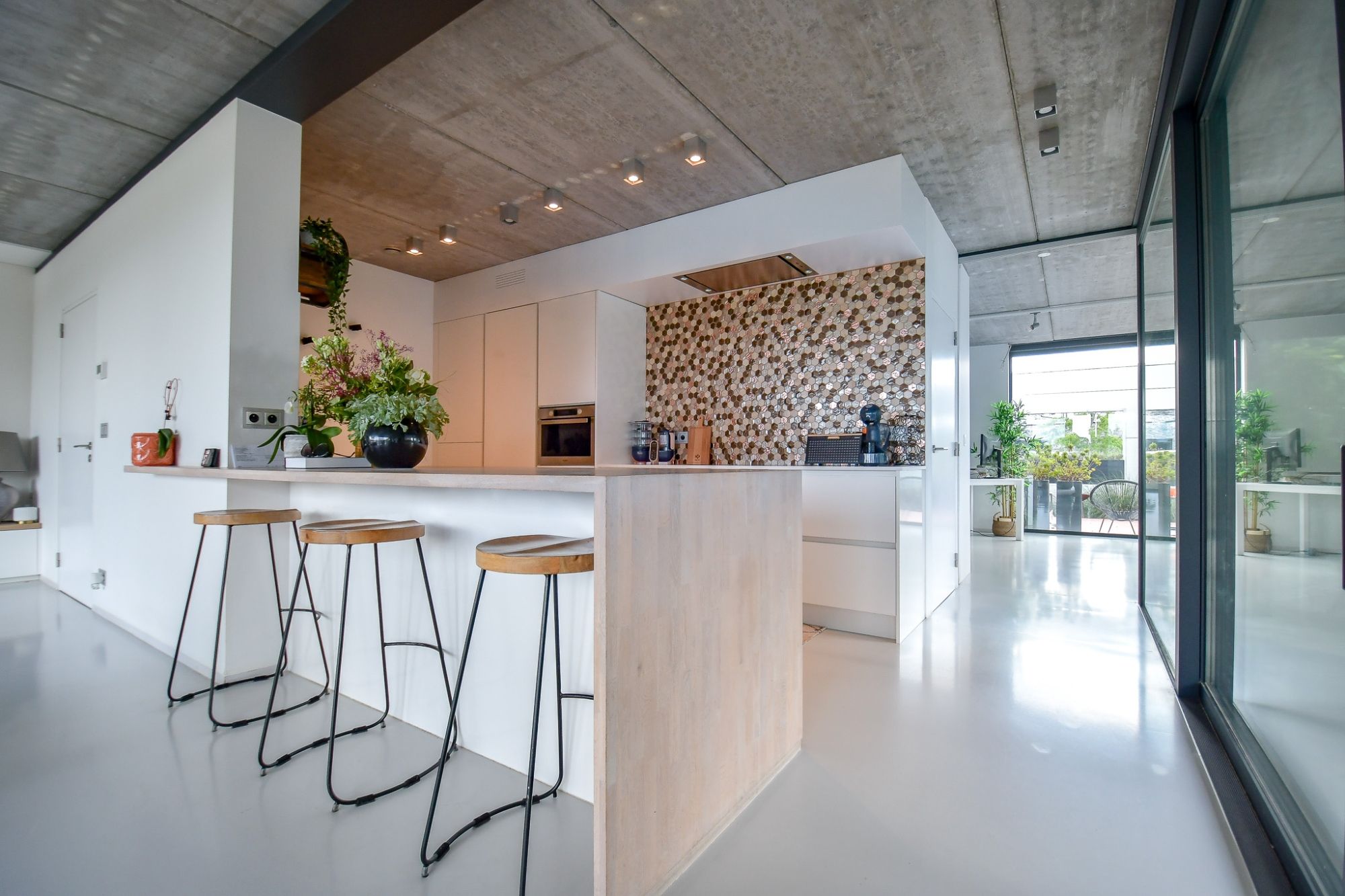 BEZOEKMOMENT ZATERDAG 09/08 VAN 9U TOT 10U30 | Rustig & landelijk gelegen architecturale villa op 1.166m² foto 10