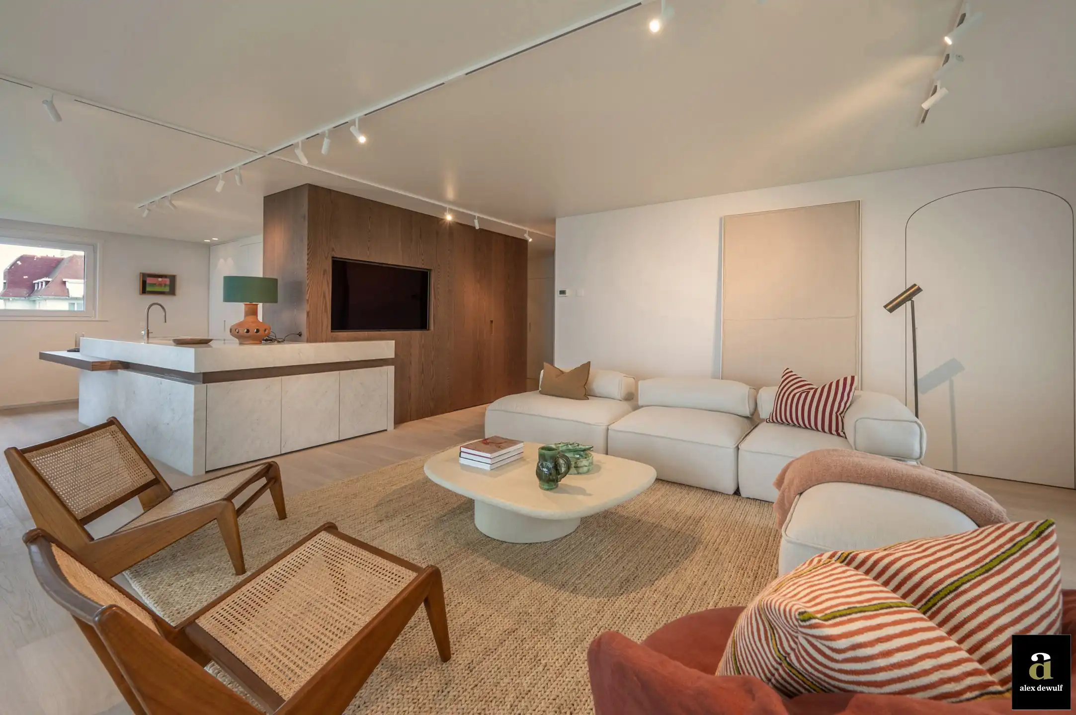 Uitstekend gelegen en stijlvol gerenoveerd appartement met goed zeezicht in villaresidentie [Kustlaan - Knokke Zoute]. foto 6