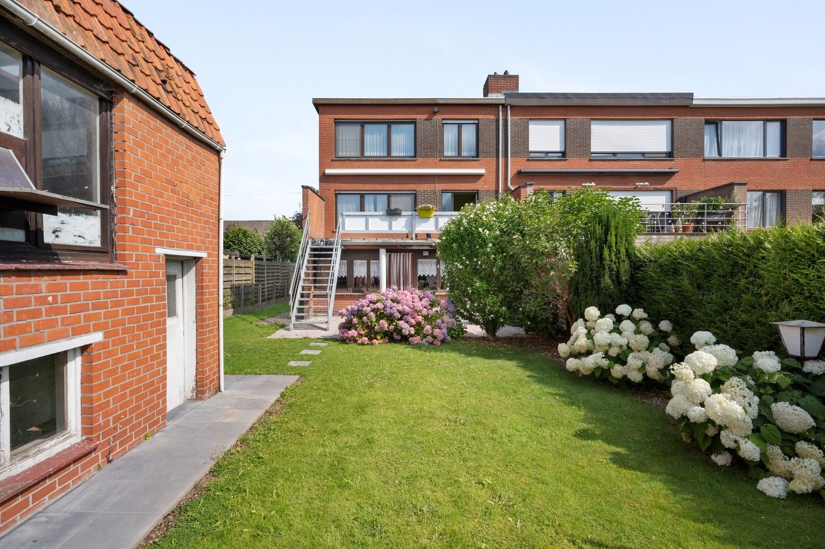 Te renoveren gezellige bel-etage hoekwoning met leuke tuin, 3 slaapkamers en grote garage foto 20