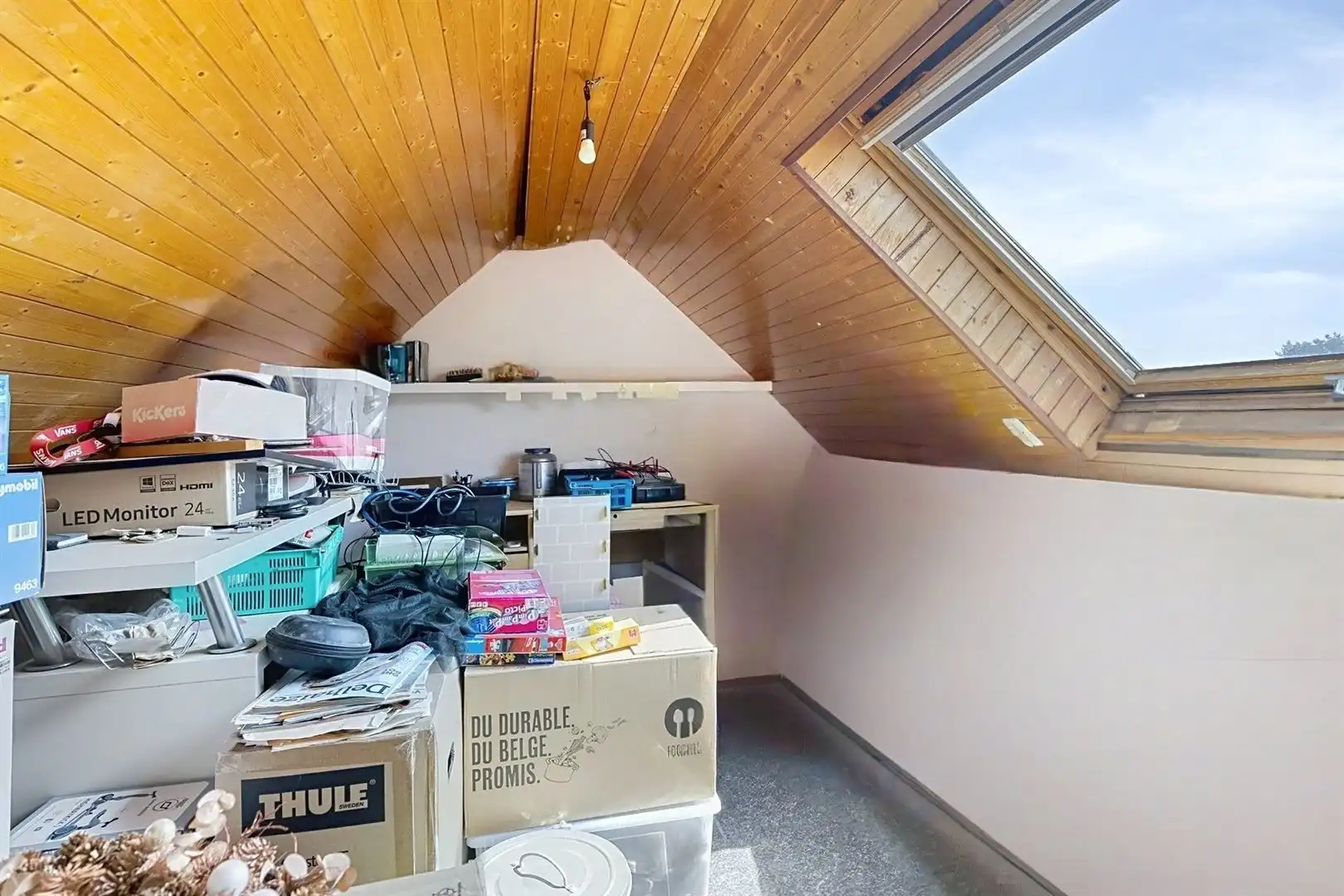 HOB met 3 slaapkamers, veel ruimte en licht, een dieplopende tuin en veel potentieel foto 20