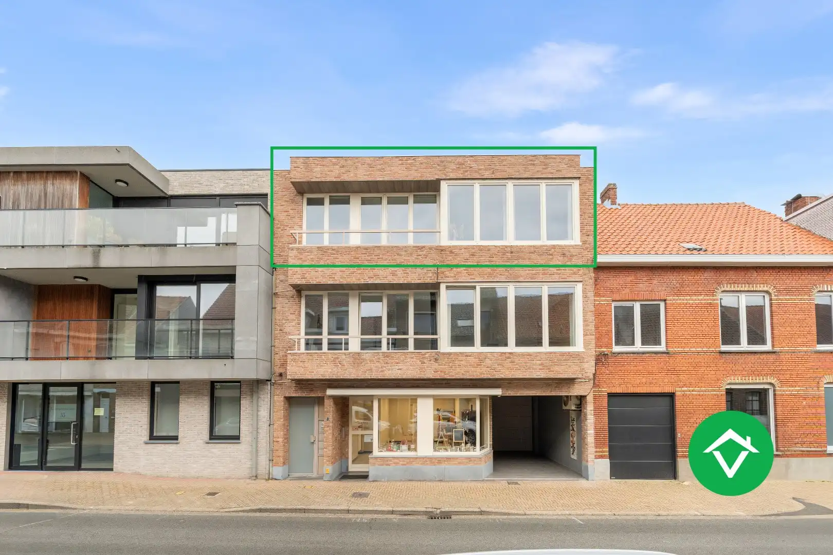 Appartement met 2 slaapkamers en groot terras  in centrum Aartrijke foto {{pictureIndex}}