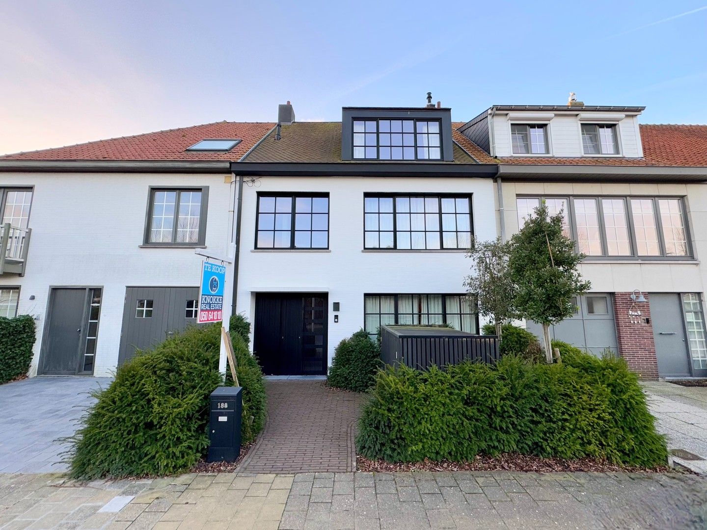 Prachtig gerenoveerde woning in een rustige omgeving nabij de Magere Schorre. foto {{pictureIndex}}