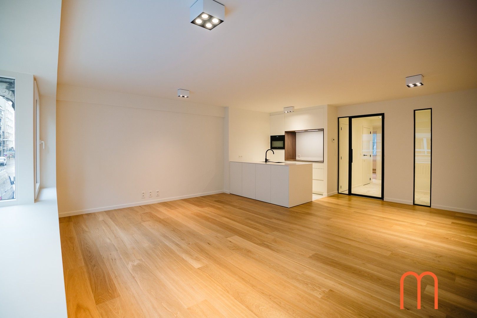 Volledig vernieuwd appartement in residentie Vaughan, Kemmelbergstraat te Oostende. foto 1