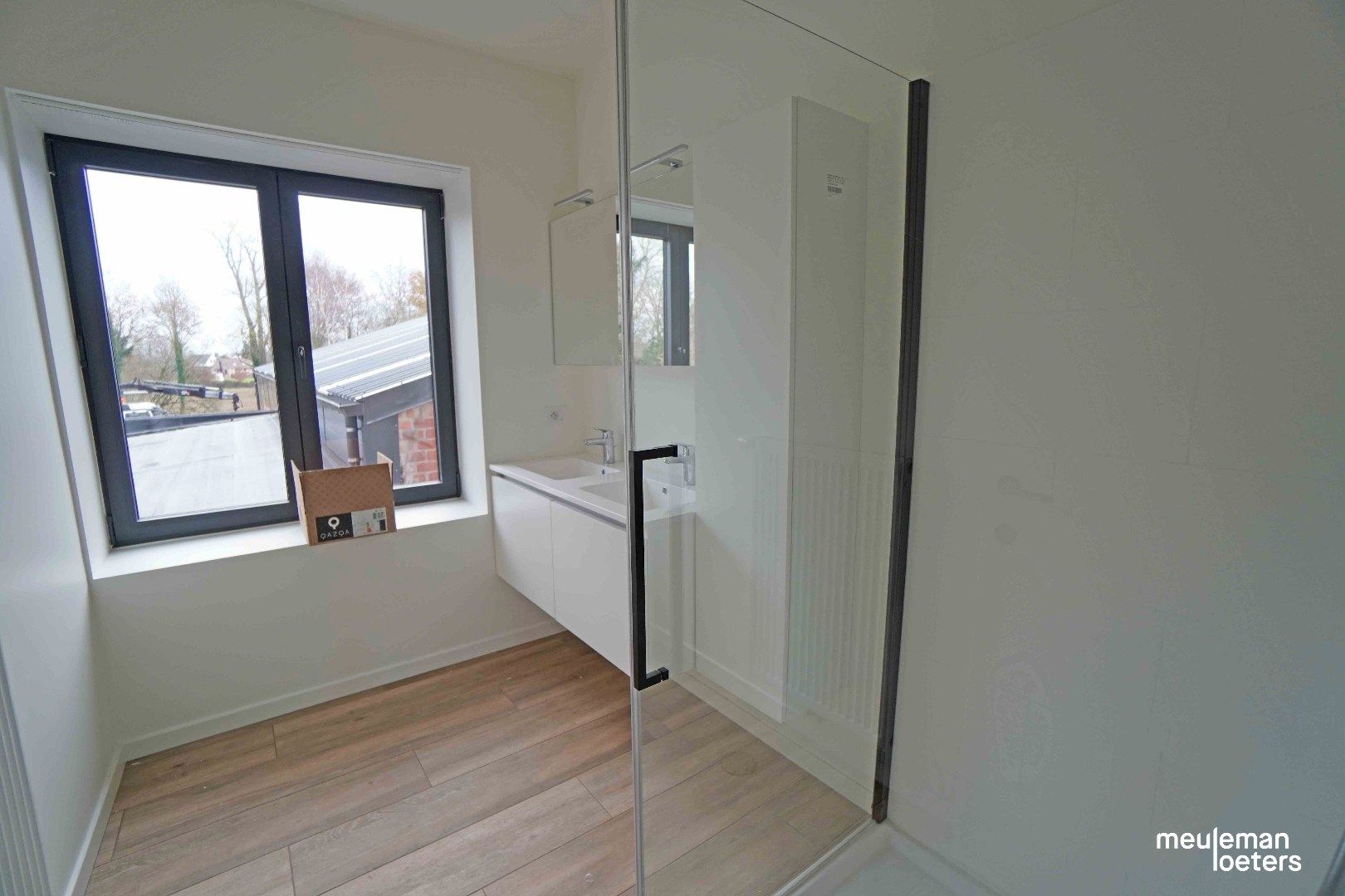 Recent gerenoveerd appartement met terras foto 8