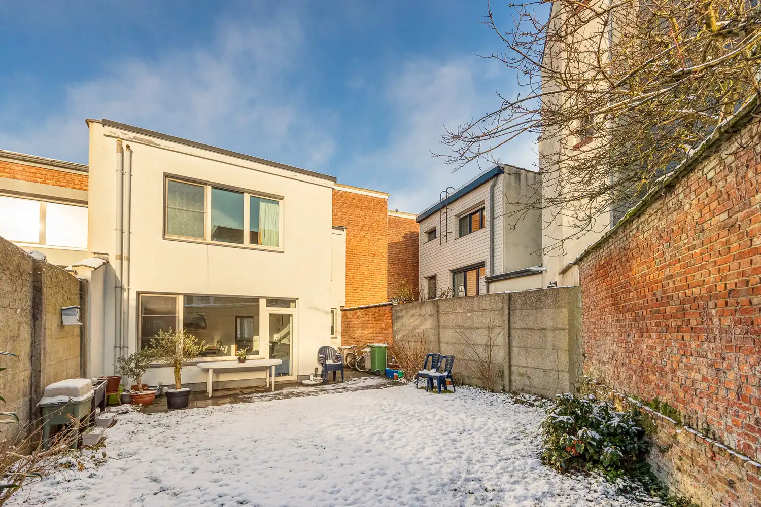 Charmante gezinswoning met 4 -slk en garage foto {{pictureIndex}}