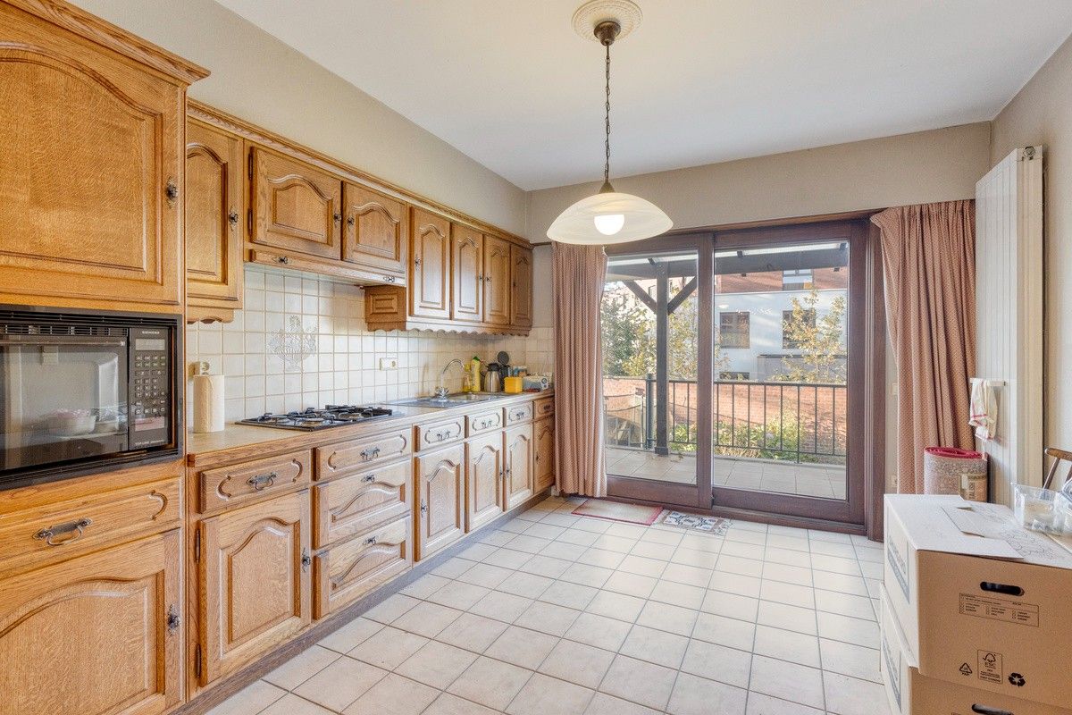 Energiezuinig bel-etage woning met zonnige tuin nabij het Sint-Pietersstation foto 4