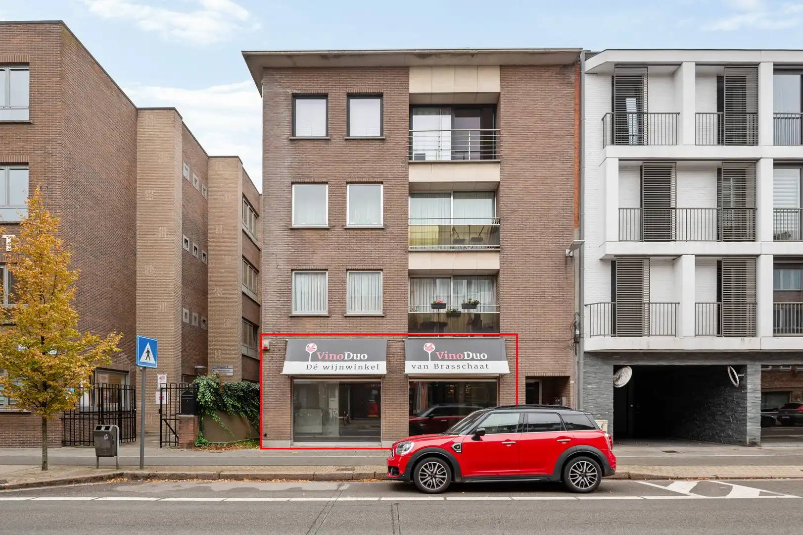 Ruim handelspand ca. 155 m² in centrum Brasschaat foto {{pictureIndex}}