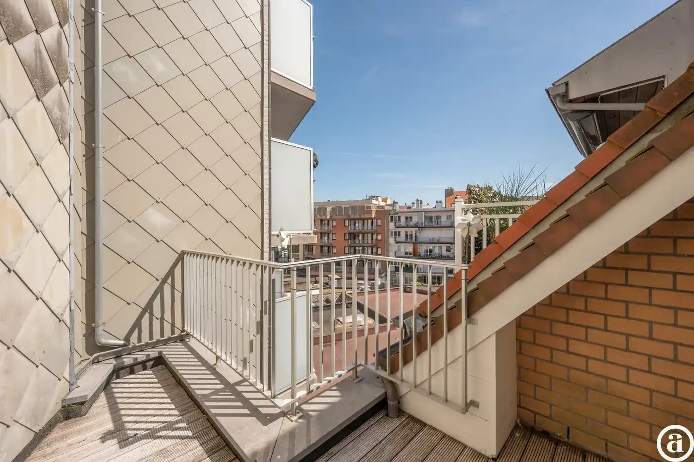 Zonnig en ruim duplex appartement met zuidgericht terras     foto 15