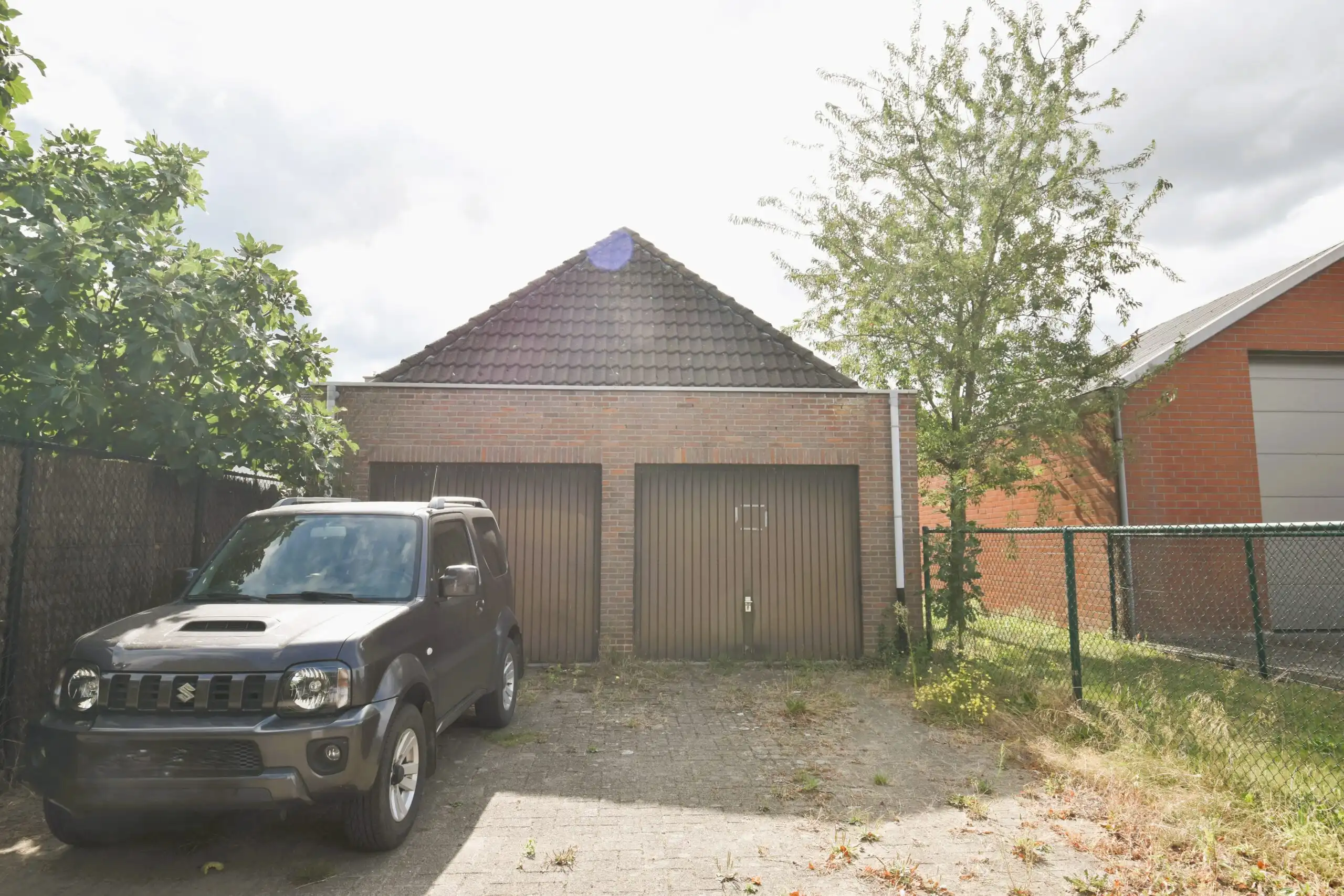Centraal gelegen woning met tuin, garage en veel potentieel foto 9