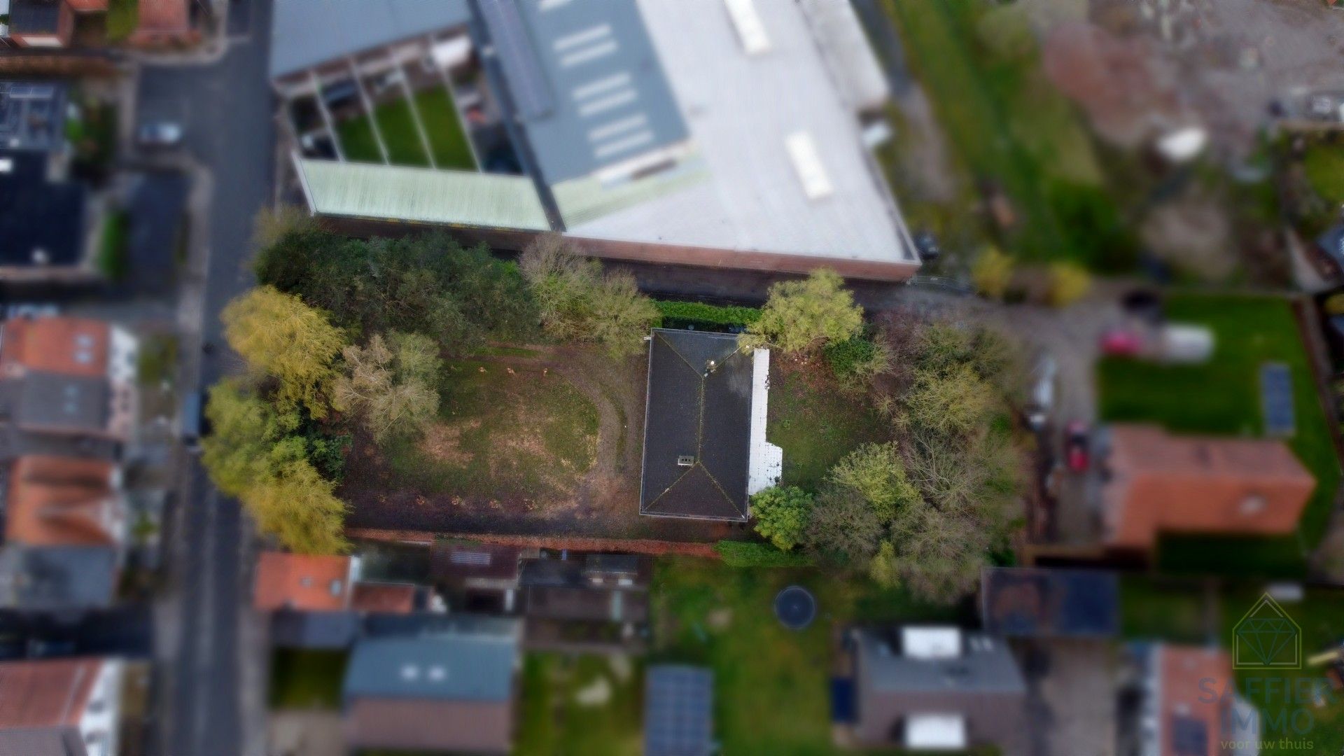Ruim stuk grond met mogelijkheid om aan 6%BTW te bouwen foto 2