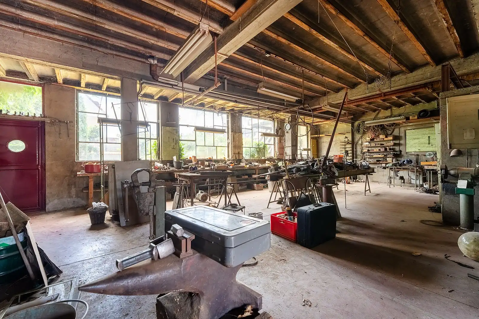 Uitzonderlijke gezinswoning (275m²) met ruim atelier, zonnig terras, garage en prachtige tuin foto 4