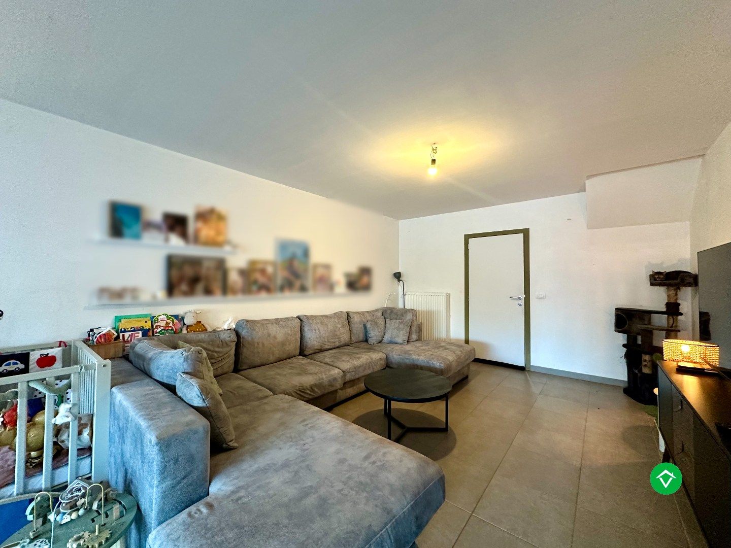 Recente nieuwbouwwoning met drie slaapkamers en garage te Eernegem foto 2