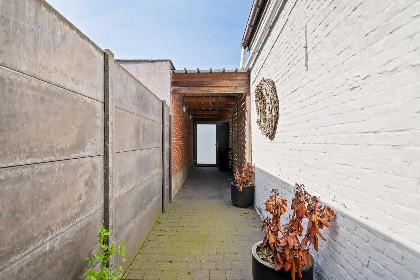 Volledig gerenoveerde woning met commerciële ruimte en 3 slpk. foto 21