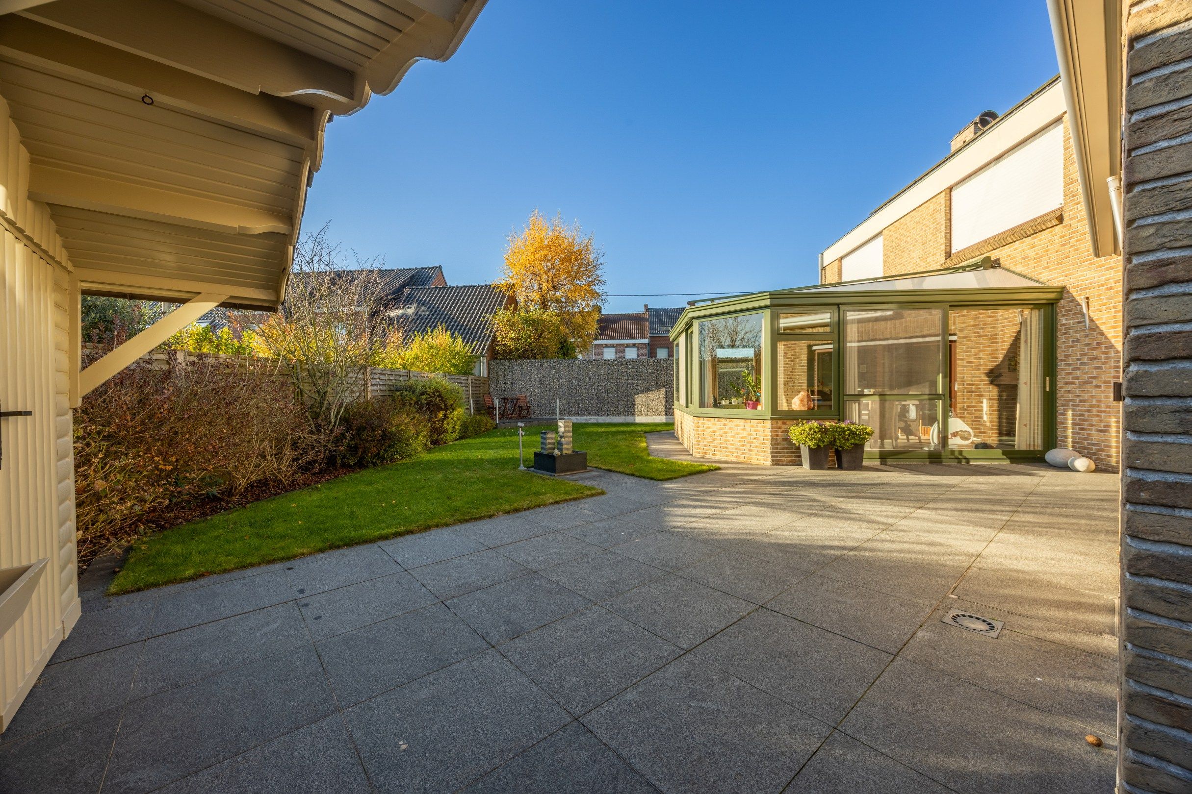 UNIEKE EIGENDOM MET ATELIER OP 960 M² foto 9