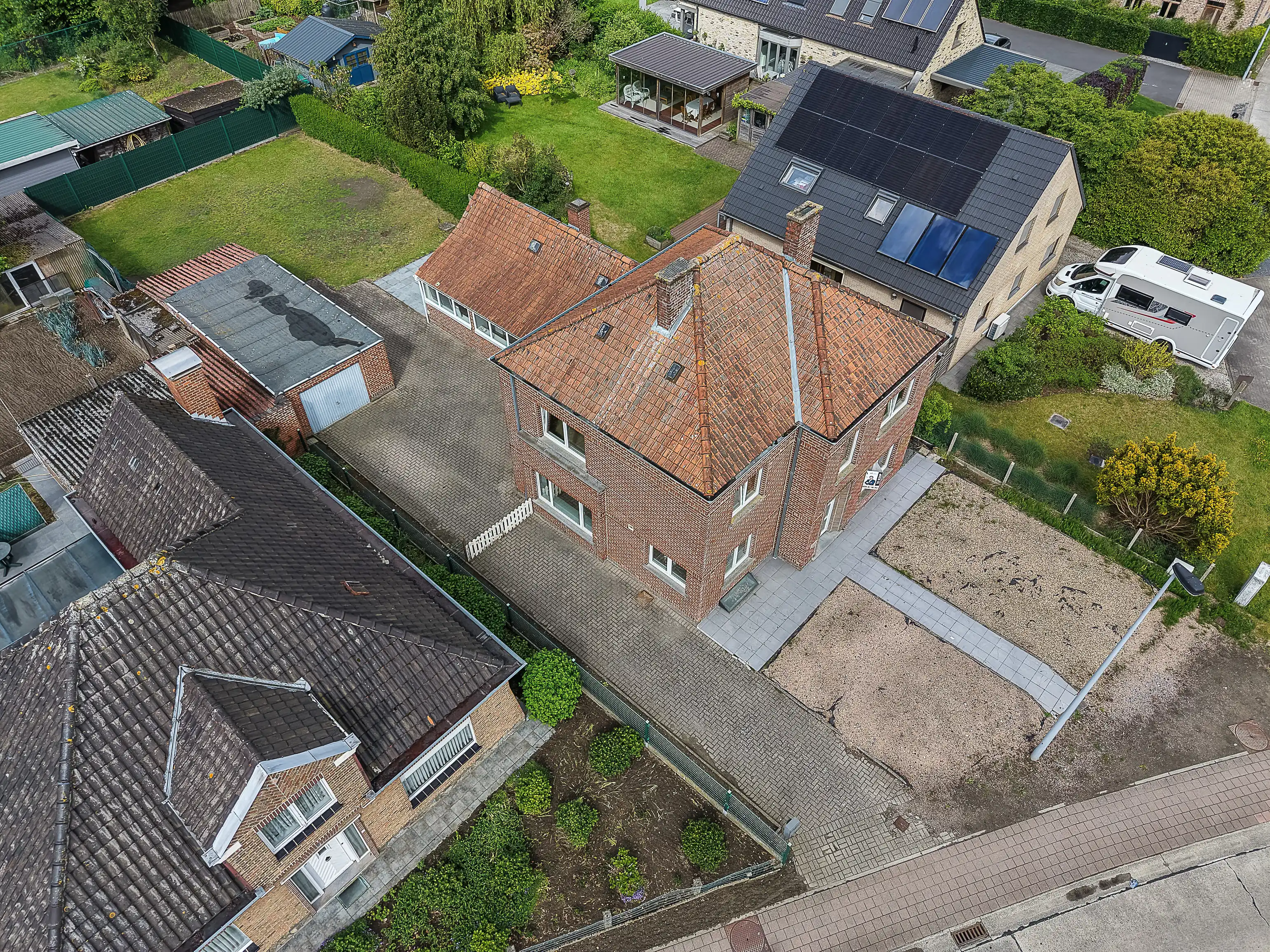 Charmant en verrassend ruim huis te koop in Aalter foto 26