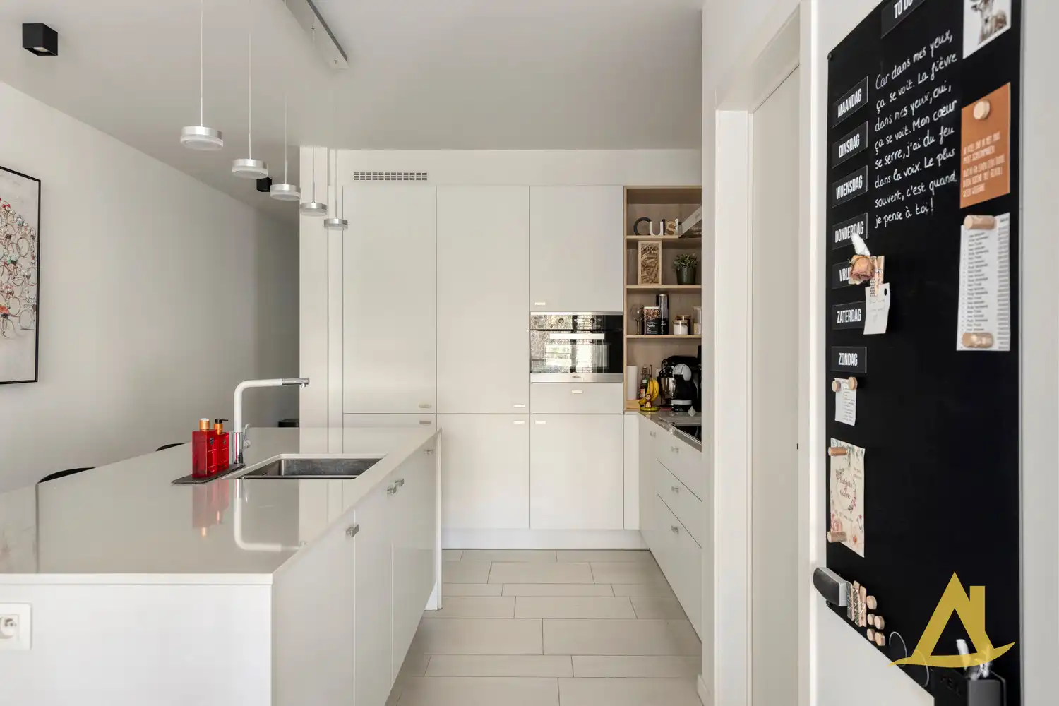 ENERGIEZUINIG APPARTEMENT MET AUTOSTAANPLAATS TE DIEST! foto 11