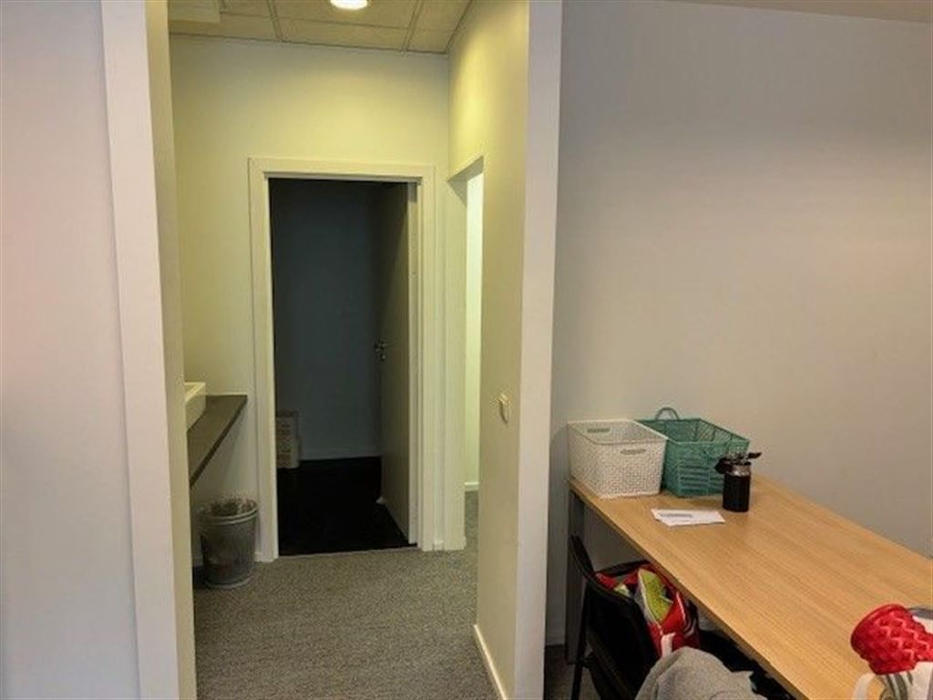 Verhuurde Kantoorruimte te Turnhout - 198m² foto 5