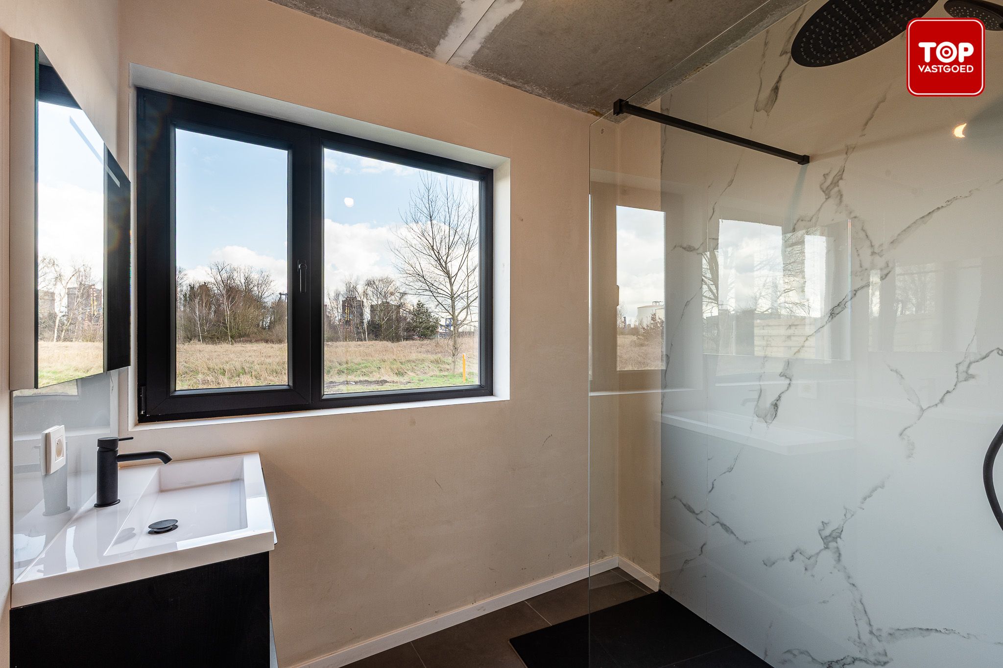 Energiezuinige Nieuwbouwwoning met 4 slaapkamers en leuke tuin.  foto 12