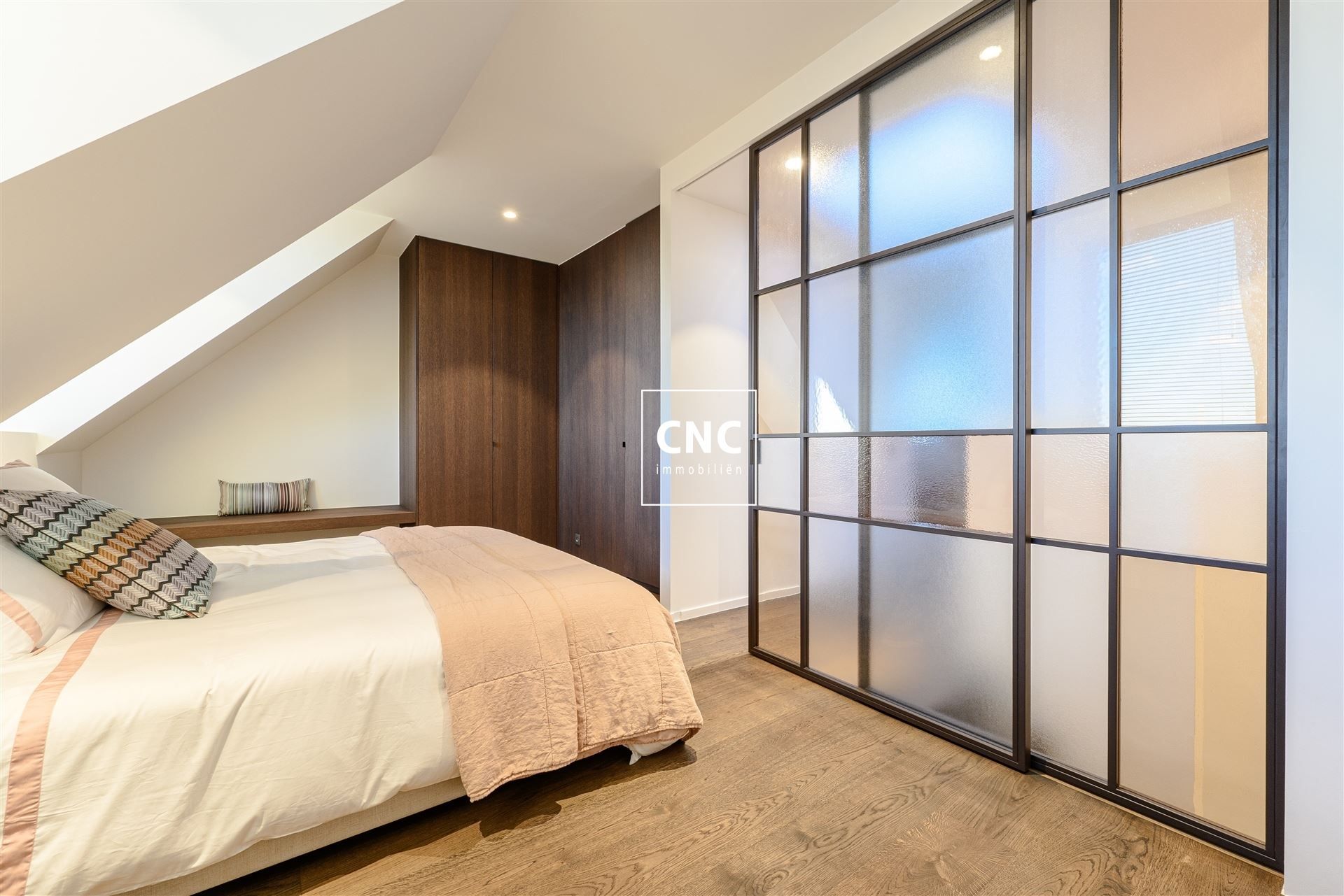 Exceptioneel nieuwbouw duplex-appartement in het hart van het Zoute met prachtig zicht op de typische Zoute-gevels foto 23