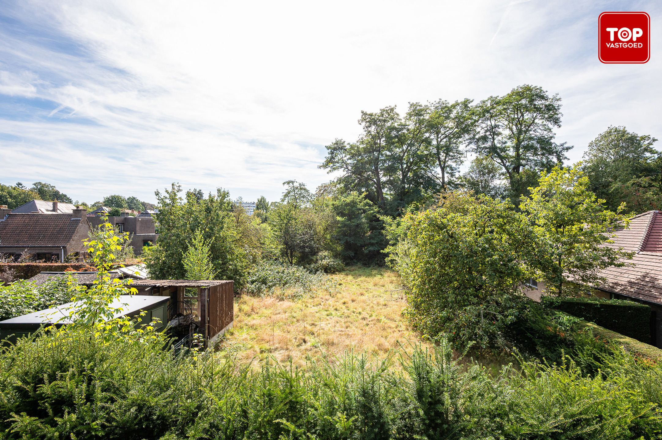 Ruim perceel op een Top locatie in Mariakerke foto {{pictureIndex}}