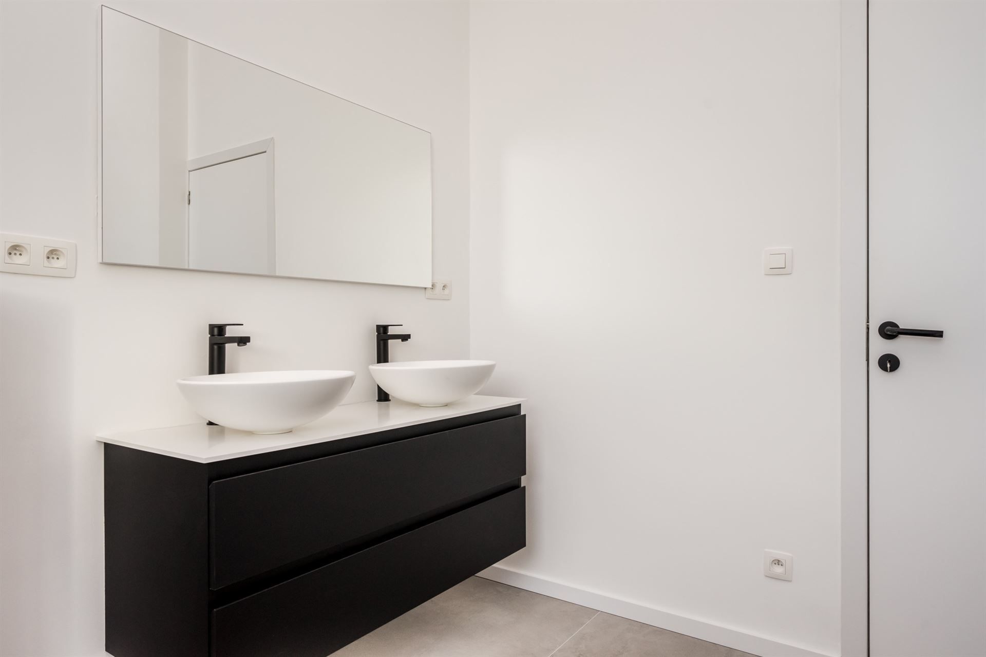 PRACHTIGE HALFOPEN NIEUWBOUWWONING met 3 / 4  slaapkamers en mogelijkheid om Privé met Professioneel te combineren (verkoop met registratierechten!) foto 23