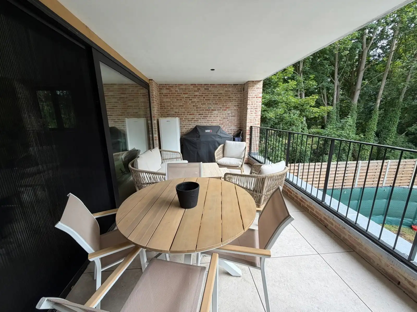 Luxueus app (131m²) met 2 slpk + bureau, terras en garagebox foto 10