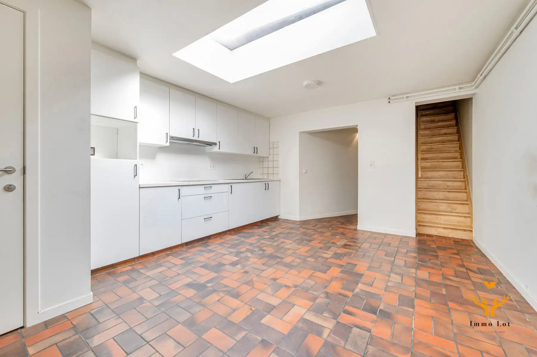 Ideale starterswoning met 4 slaapkamers en tuin foto 6