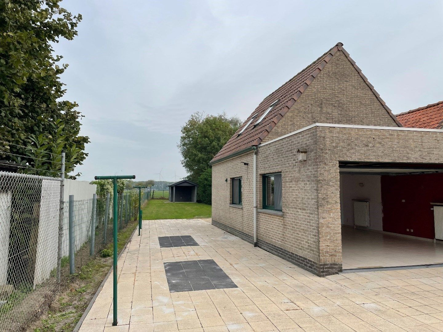Laagbouwvilla met ruim bijgebouw (garage met studio) foto 14