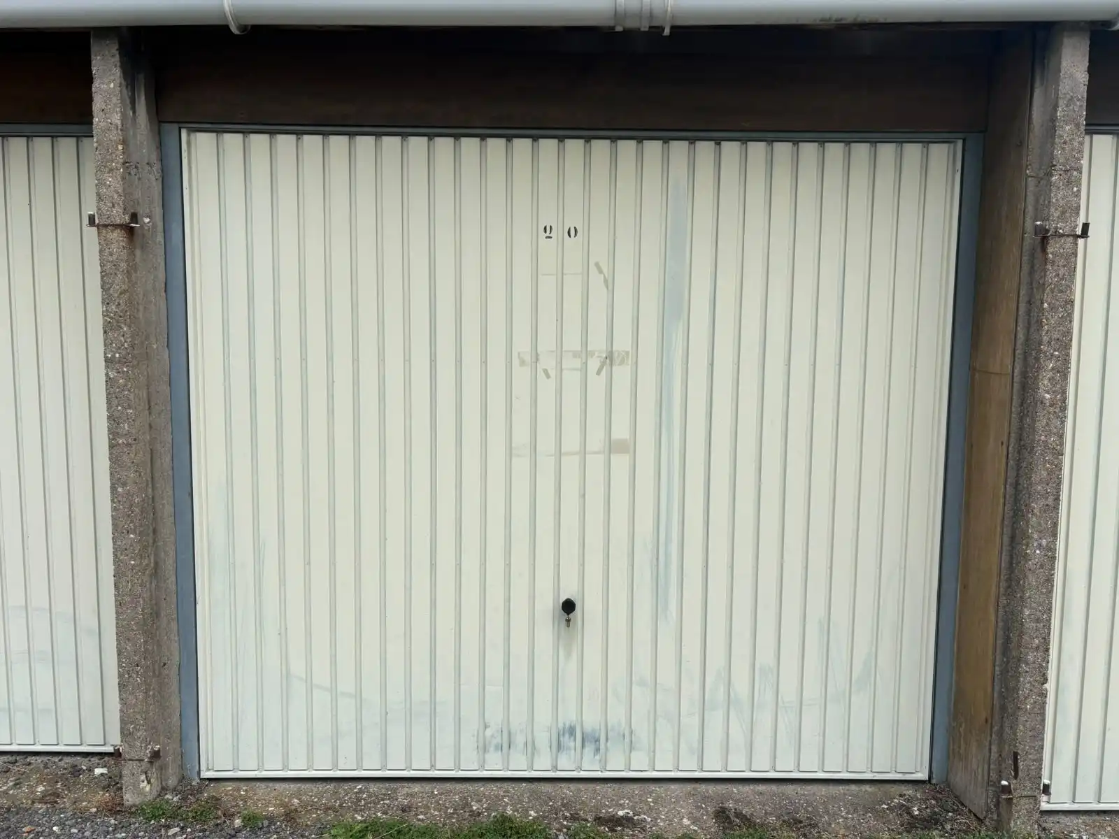 Gesloten garagebox te huur foto 4