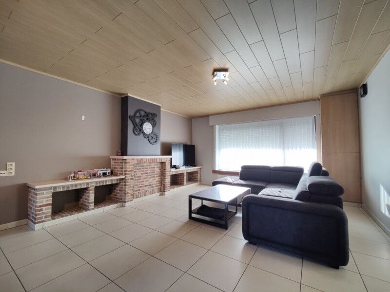Beselare – Ruime halfopen bebouwing met 4 slaapkamers en garage foto 3