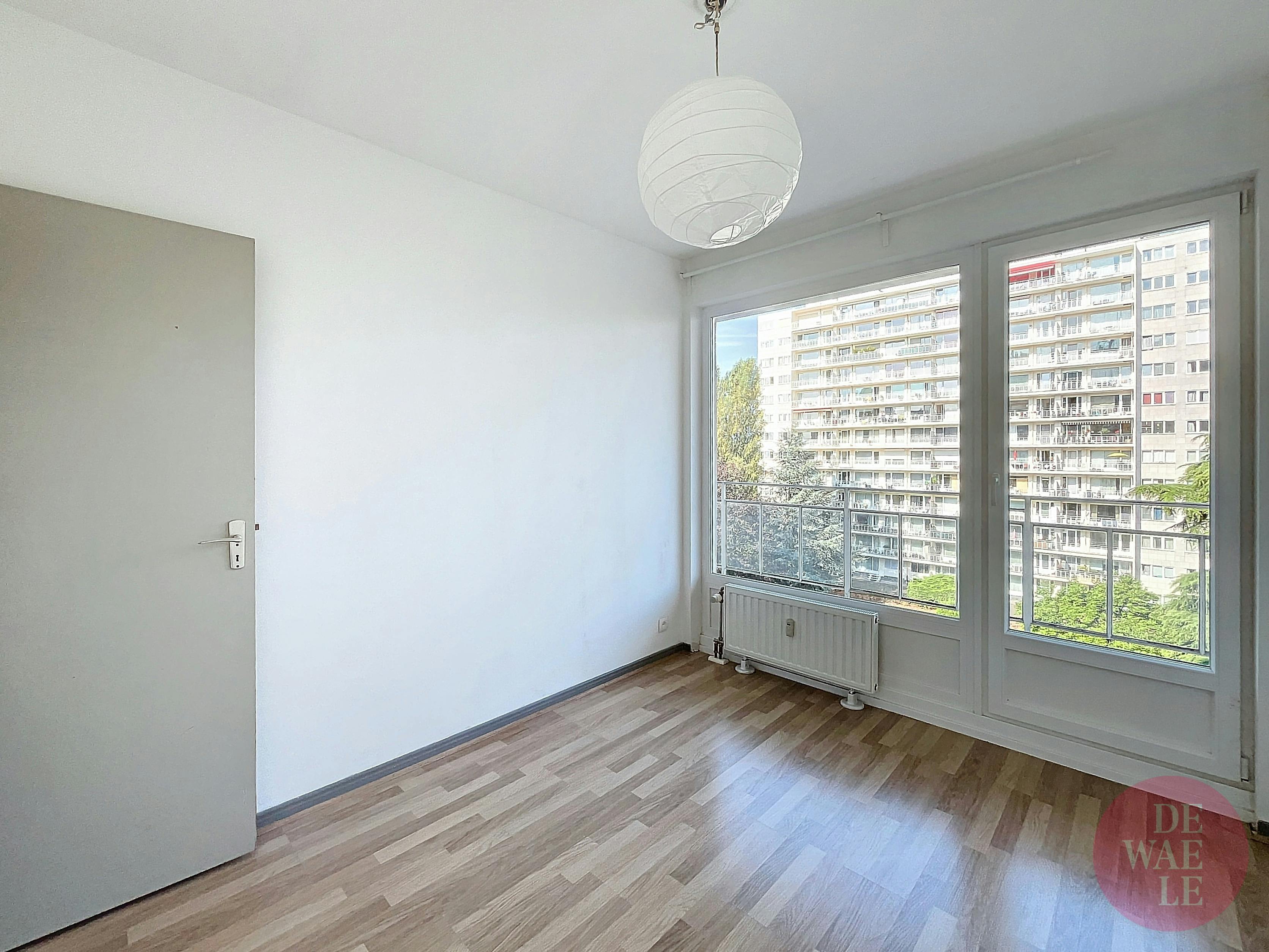 Licht appartement met 2 slaapkamers en garage in Oudergem foto 17