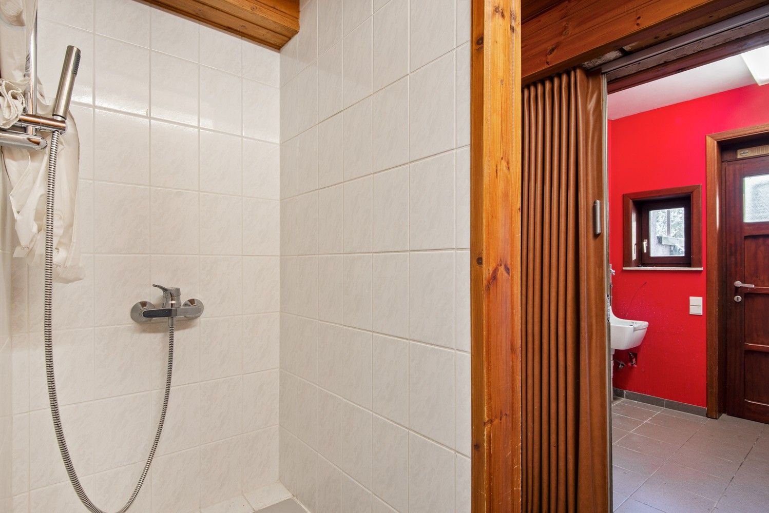 Huis met 3 à 4 slaapkamers, tuin en garage te Schoten! foto 12