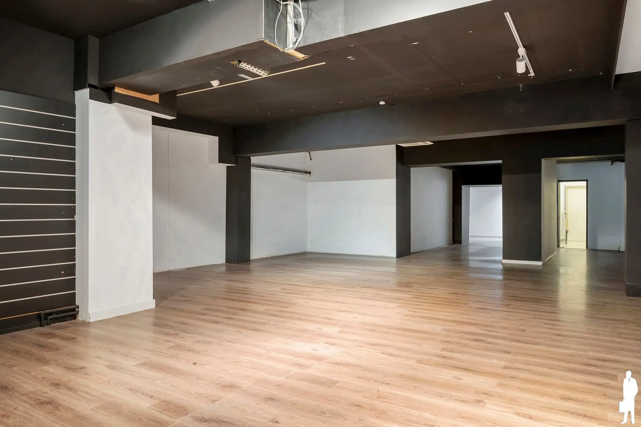 Gelijkvloers handelspand met een oppervlakte van ca. 180m² foto 5