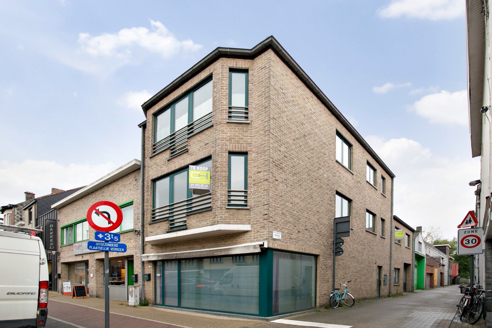 Ruim duplex appartement met twee slaapkamers te koop in Deinze foto 12