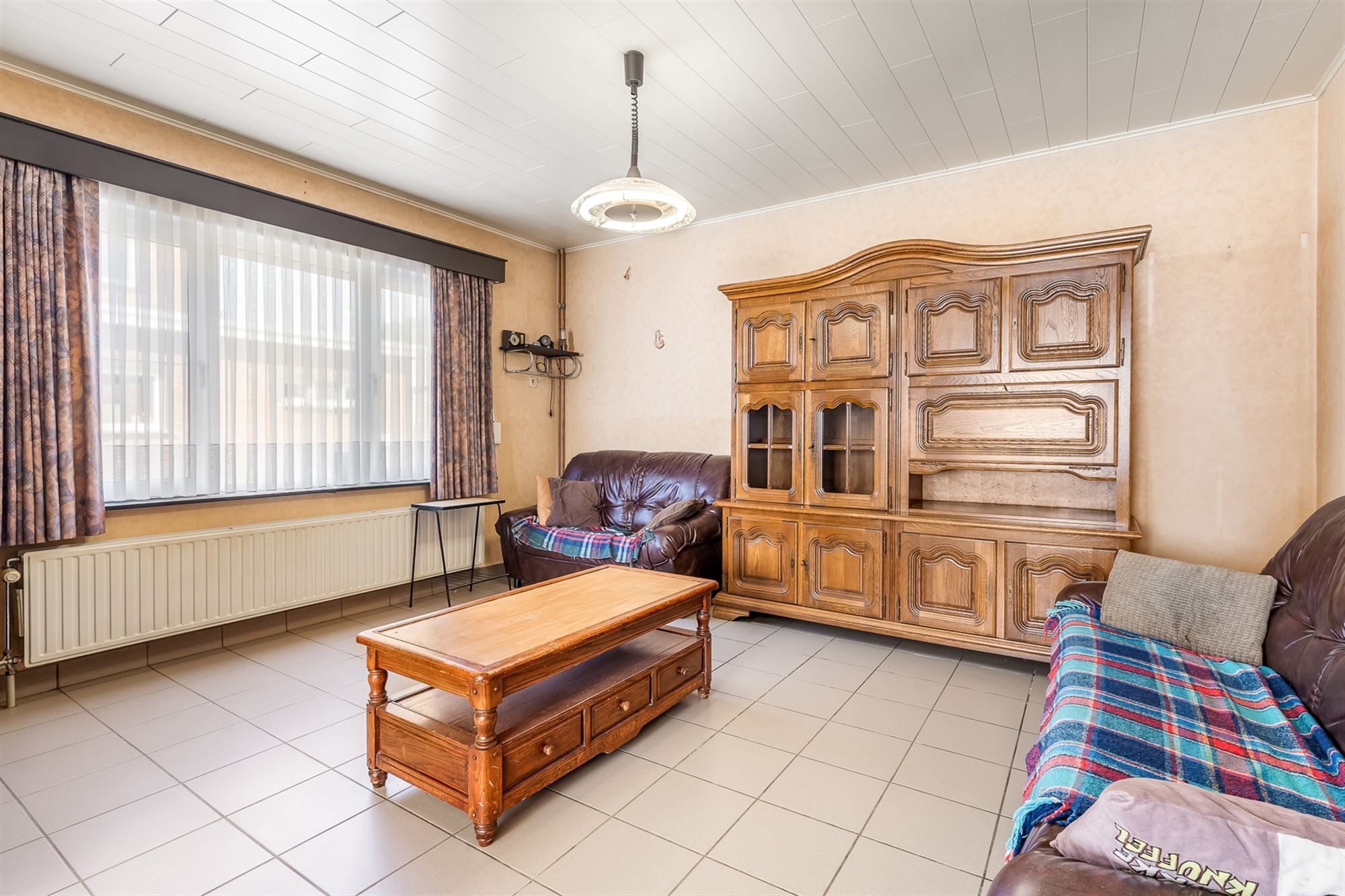 OP TE FRISSEN WONING MET 4 SLAAPKAMERS RUSTIG GELEGEN OP EEN UITGESTREKT PERCEEL VAN 16A75CA TE HAM foto 3