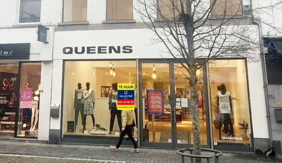 Handelsgelijkvloers te huur – absolute topligging in Mol foto {{pictureIndex}}