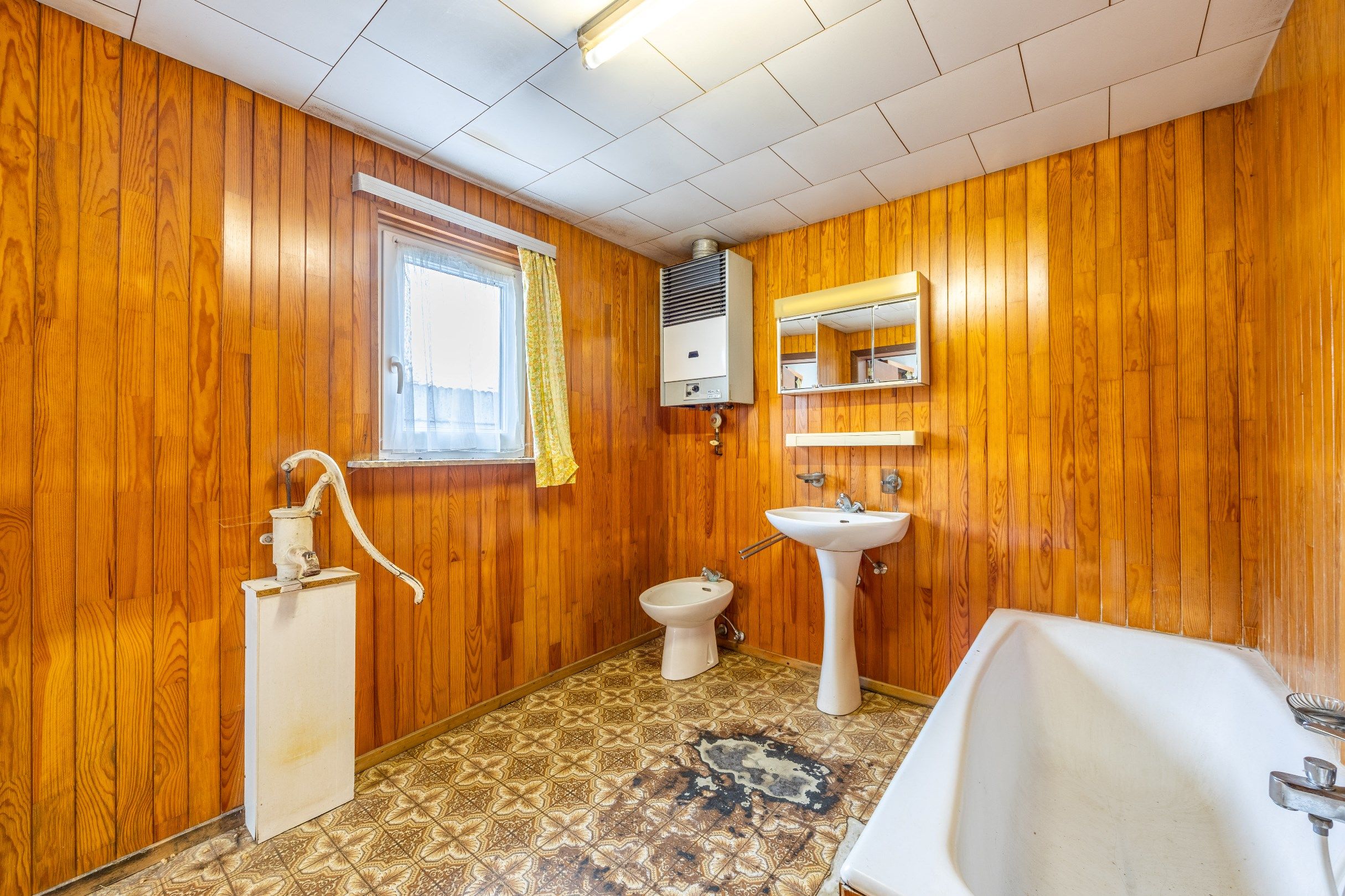 TE RENOVEREN WONING MET TUIN EN GARAGE foto 9