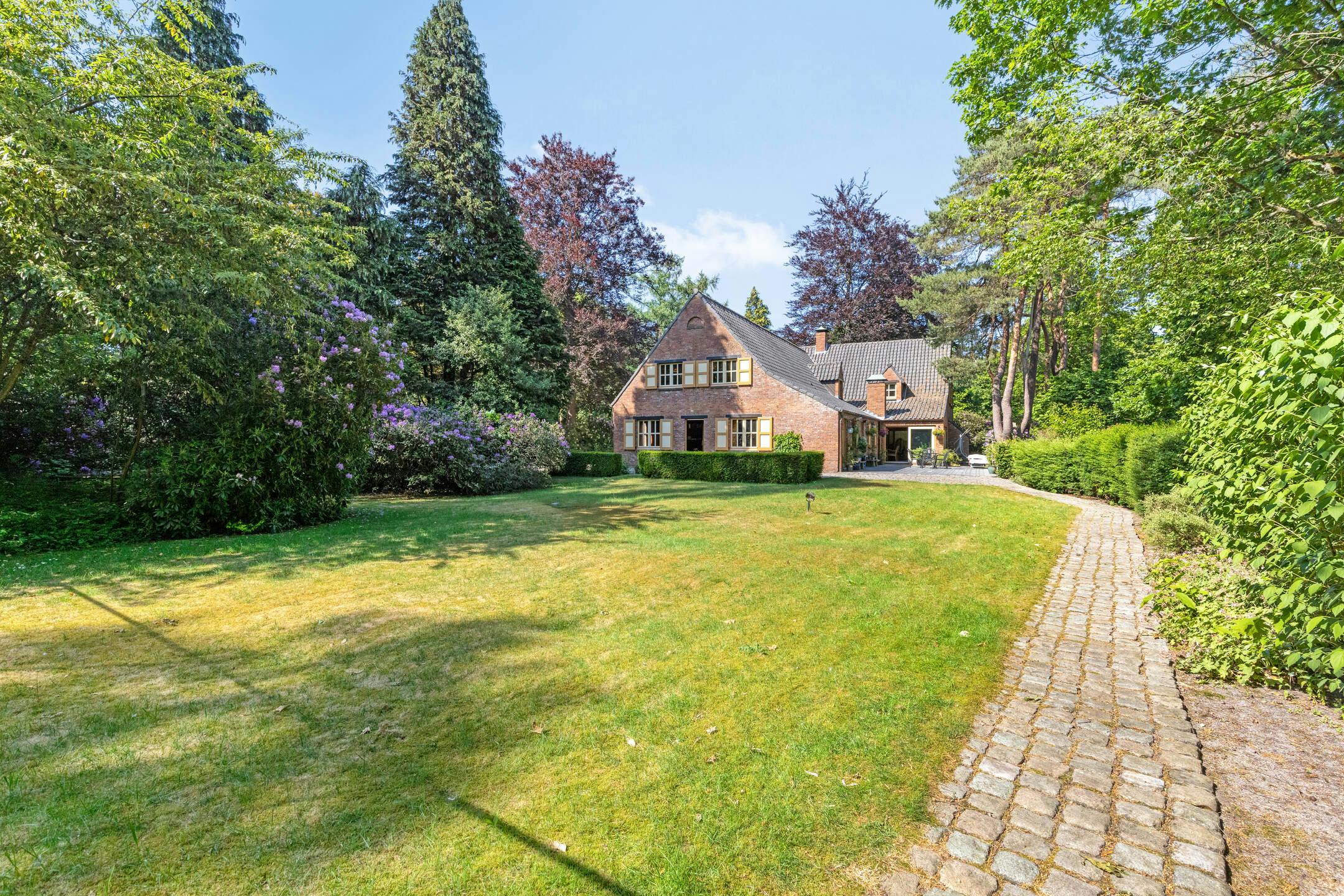 Karaktervolle villa met bijgebouw te koop in Schilde foto 44