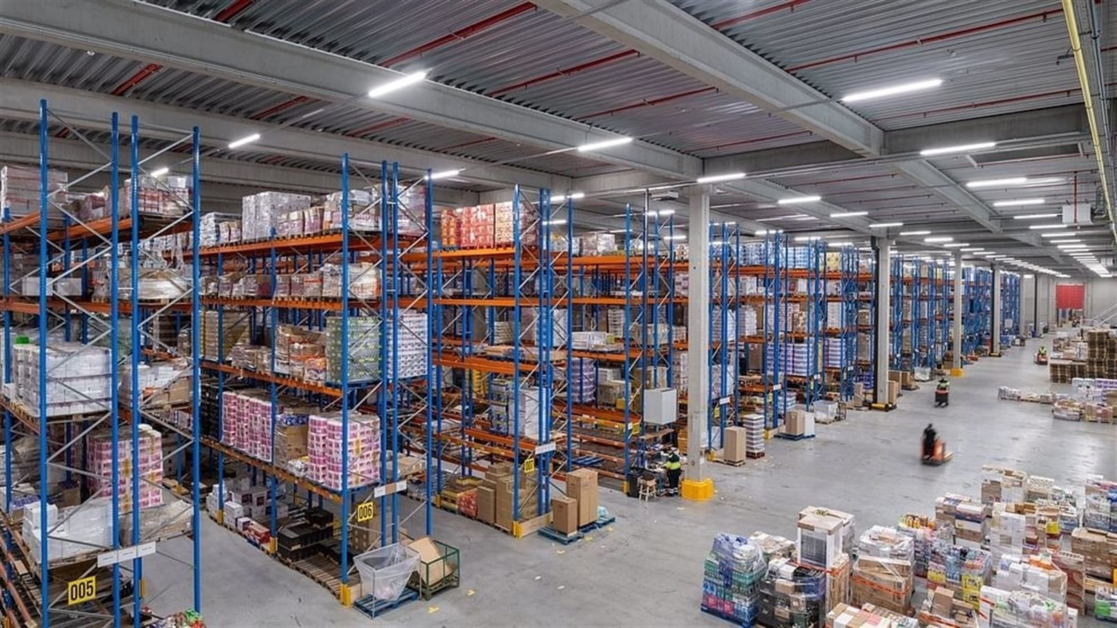 Duurzaam logistiek gebouw nabij de  luchthaven van Charleroi foto 5