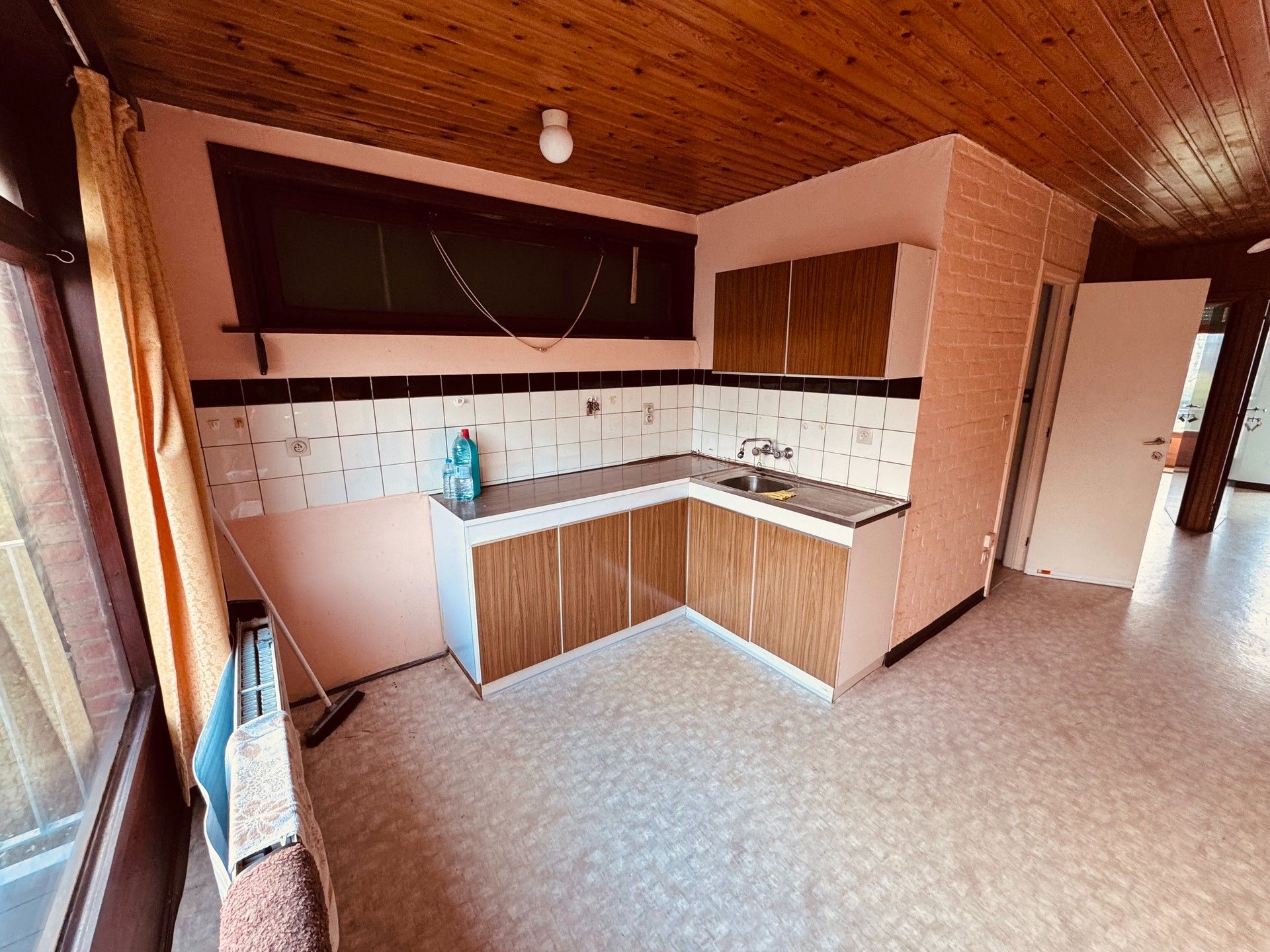 Te koop te renoveren studio met 2 slaapkamers te Vosseslag - De Haan. foto 4