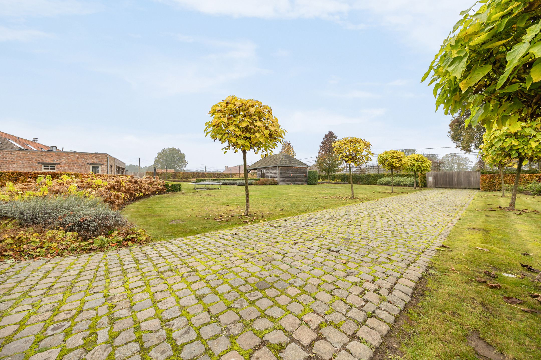 Unieke landelijke woning met prachtige tuin op 3338 m2  foto 5