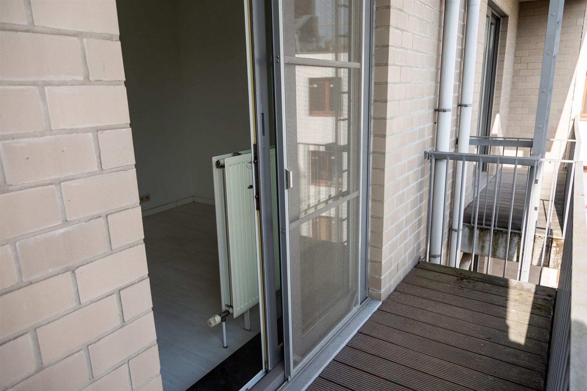 2 slpk appartement - ruim terras - dubbele autostaanplaats foto 14