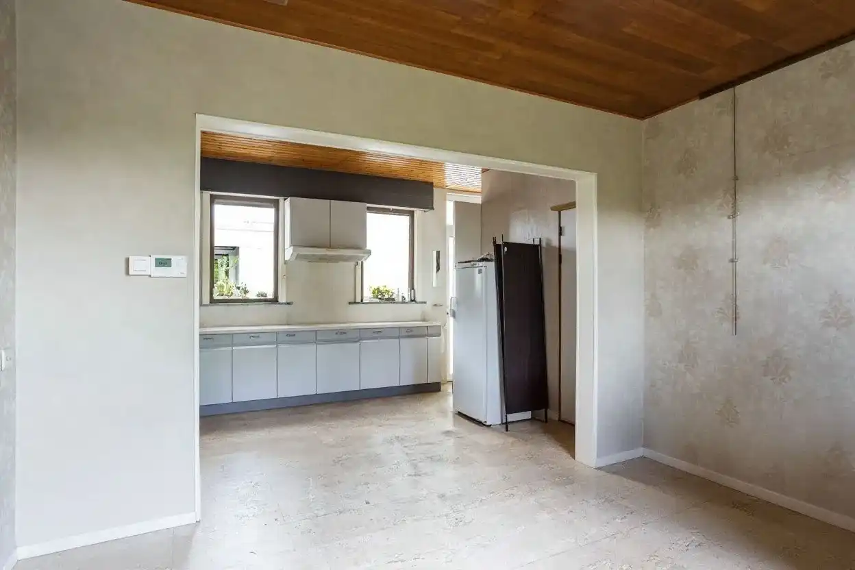 Te renoveren woning met 3 slaapkamers en zolder in Bissegem foto 4